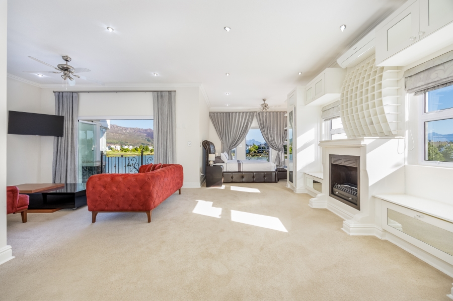 5 Bedroom Property for Sale in Val De Vie Estate Western Cape